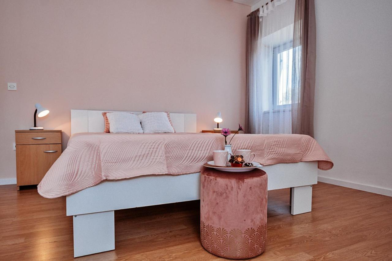 Rooms Emilija Božava Kültér fotó