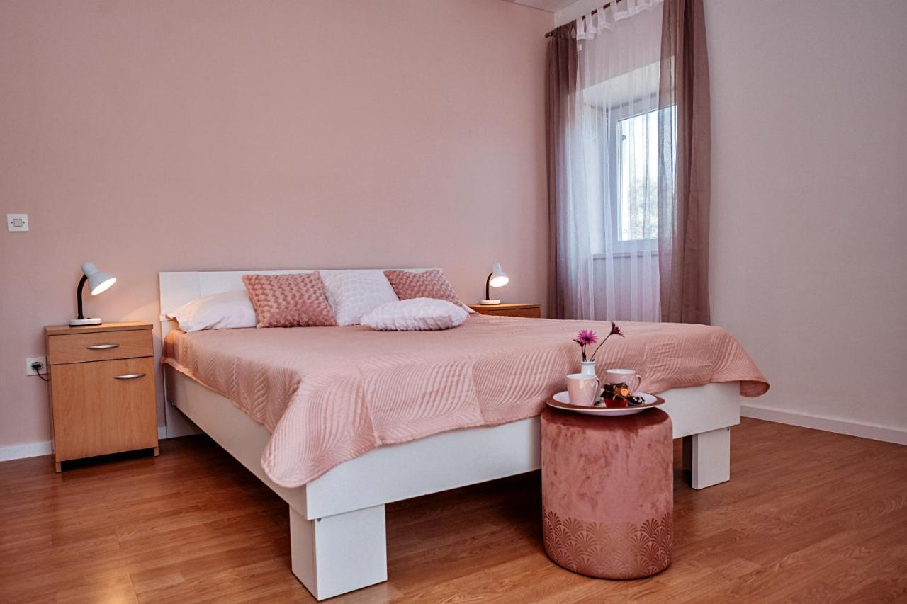 Rooms Emilija Božava Kültér fotó