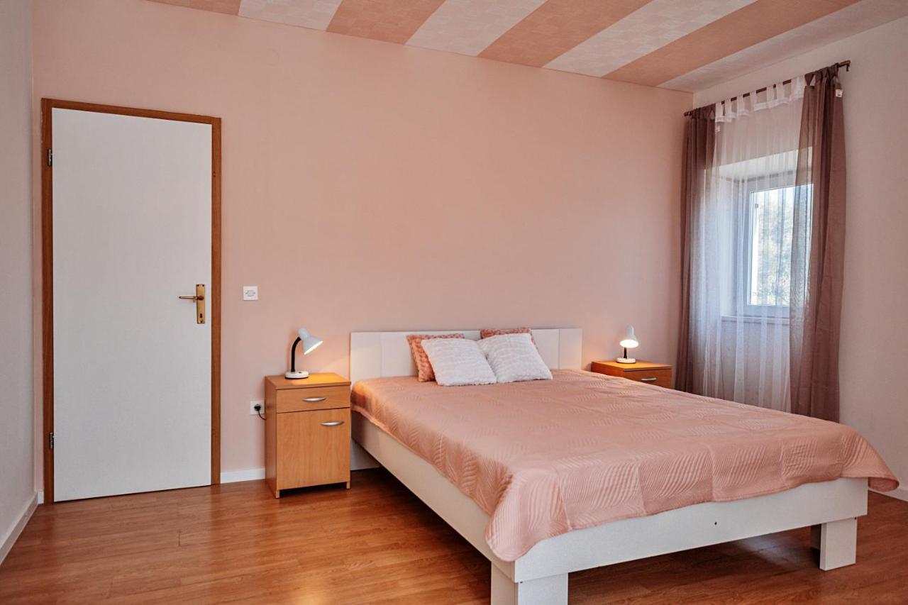 Rooms Emilija Božava Kültér fotó